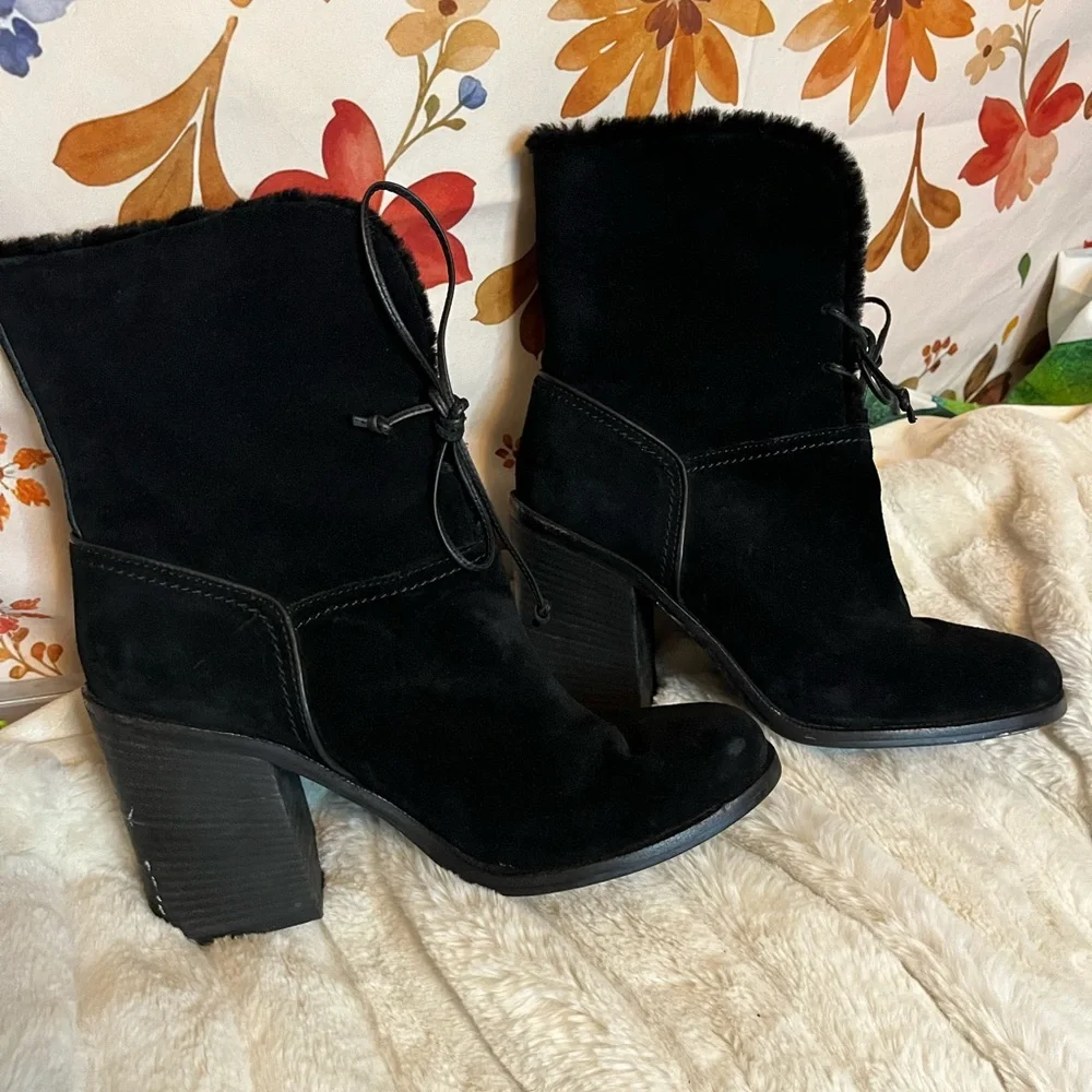 Ugg Jerene Womens 9.5M Genuine Black Shearling Lined Chunky Heel Winter Boots
